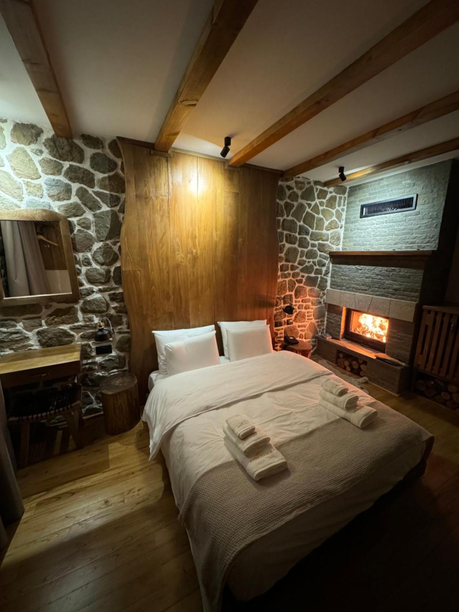 Hotel Ambassador Voskopojë Екстериор снимка